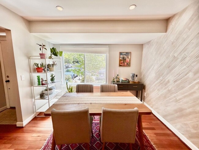 Building Photo - Welcome to this Lovely Home in Reston, VA!