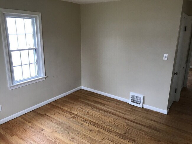 Building Photo - 18308 Edinboro Ave