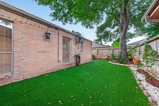 Building Photo - 14222 Stokesmount Dr