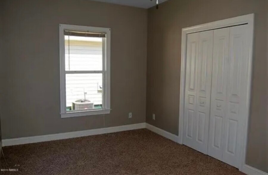 Building Photo - 8 Lagaree Ct