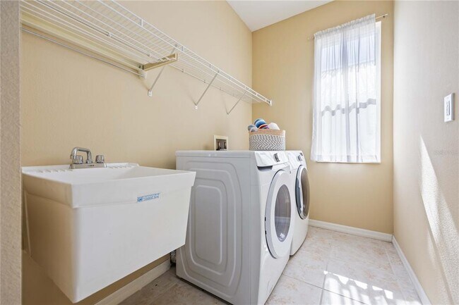 Building Photo - 1241 Creek Nine Dr