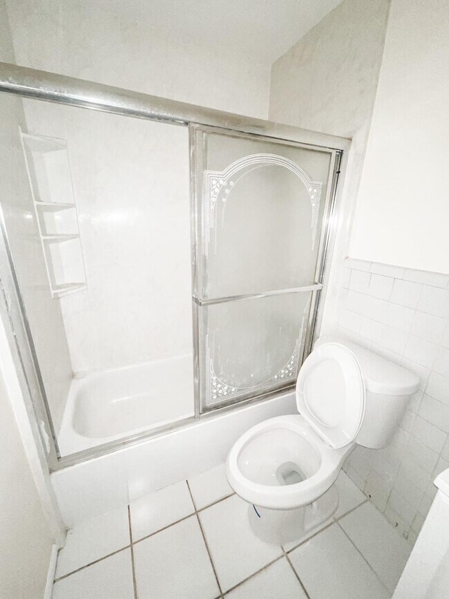 Building Photo - 2213 2nd St SW