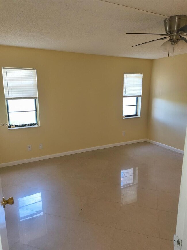 Building Photo - 7941 Southgate Blvd