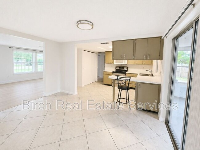 Building Photo - 7435 Live Oak Ln