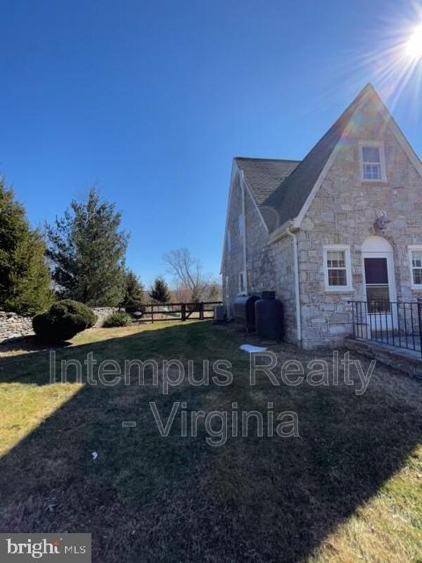 Building Photo - 2663 Halfway Rd