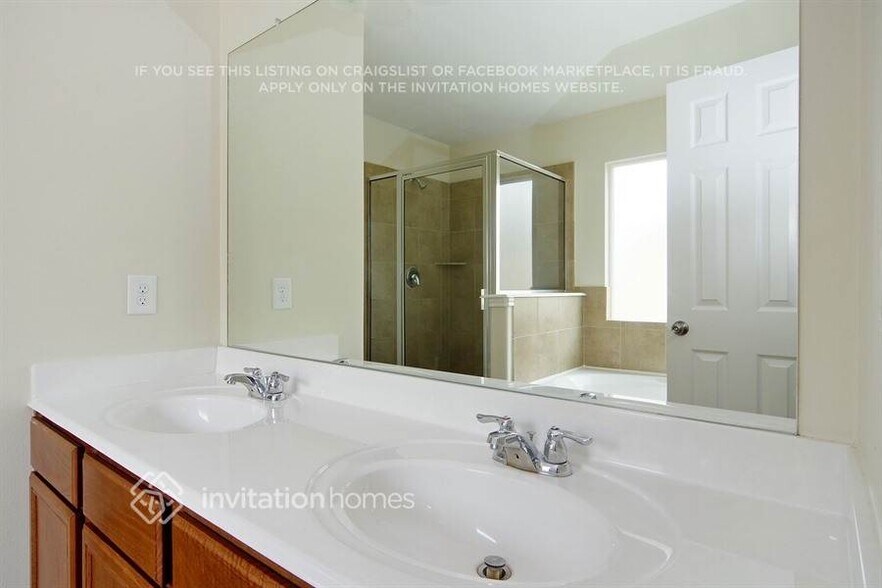 Building Photo - 5806 Le Carpe Plantation Ct
