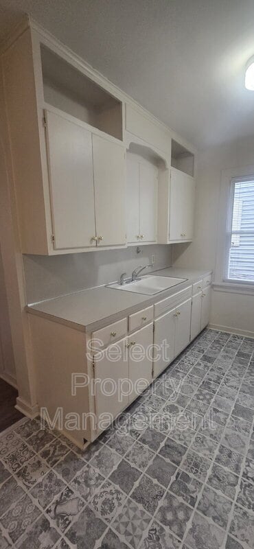 Building Photo - 1033 Edgewater Ave