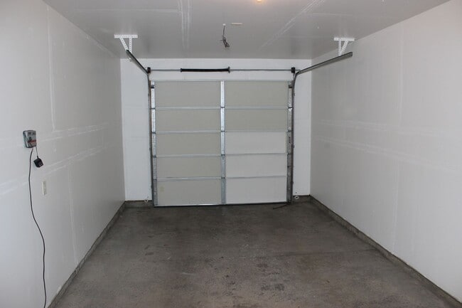 Building Photo - 16671 Shaw Pine Ct