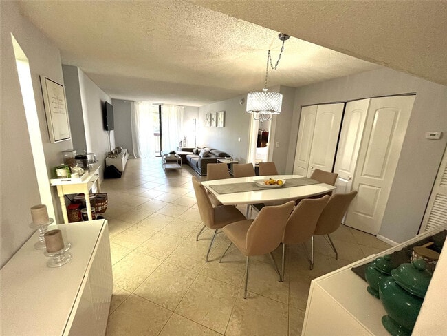 Building Photo - 737 SE 1st Way