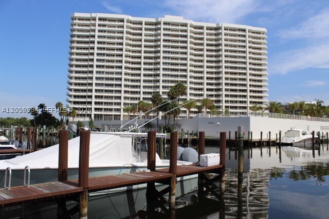 Building Photo - 4201 N Ocean Blvd