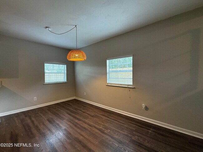 Building Photo - 509 Live Oak St