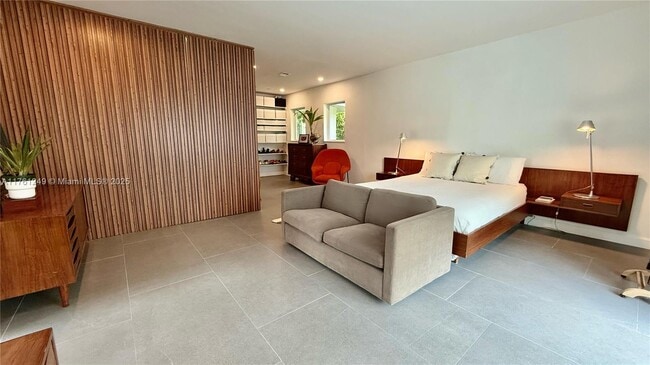 Building Photo - 14605 SW 75th Ave