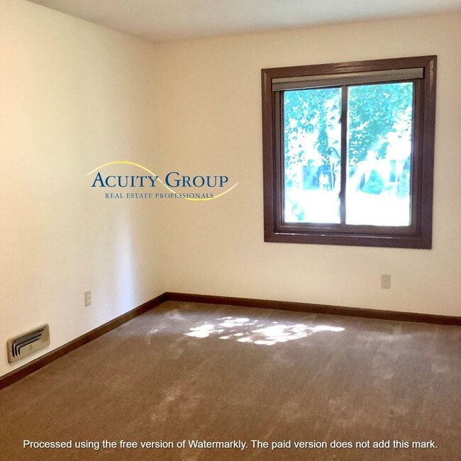 Building Photo - 3BR, 2BA Split Level Home
