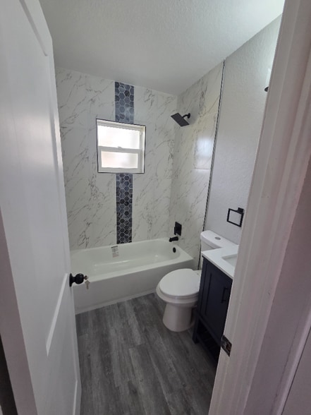 Building Photo - 2410 11th St