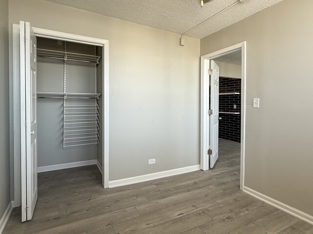 Building Photo - 2740 N Pine Grove Ave