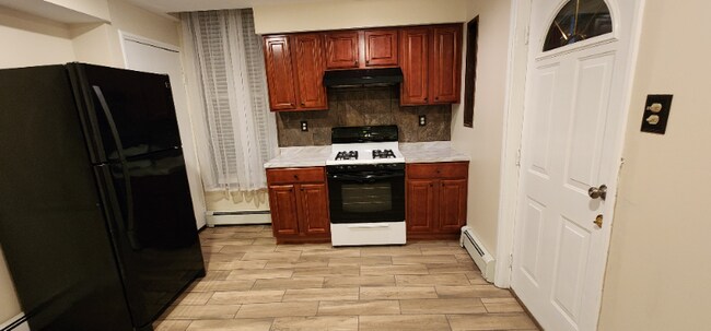 Building Photo - 33 Willow Ave