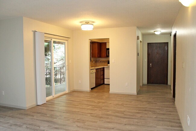 Building Photo - 6755-6755 SW Terri Ct