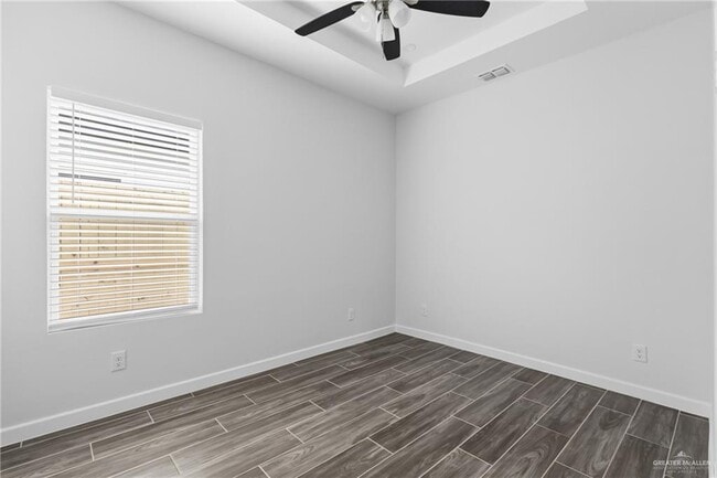 Building Photo - 20 S Links Dr