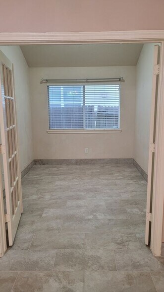 Building Photo - 12930 Echo Landing Dr
