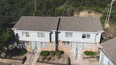 Building Photo - 1320 S Jackson St