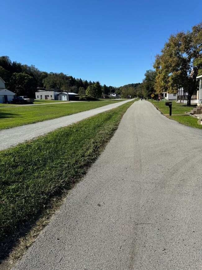 Building Photo - Updated 2 Bedroom Ranch Home in Elizabeth ...