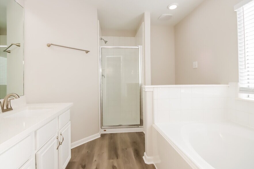 Building Photo - 18407 Heartland Ct
