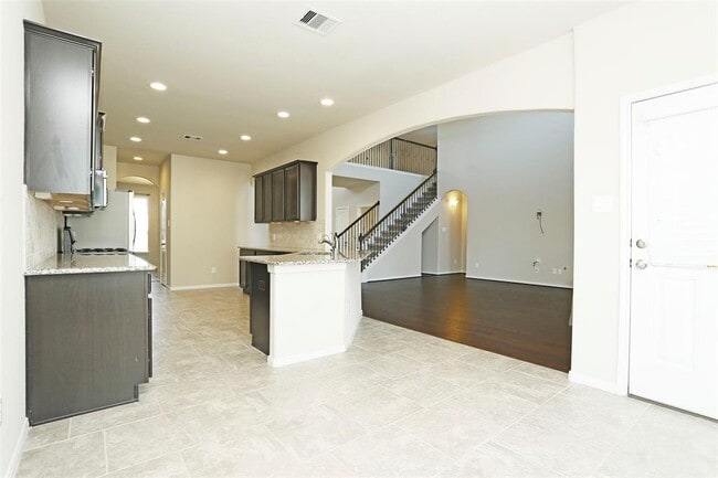 Building Photo - 9702 Massanutten Ln