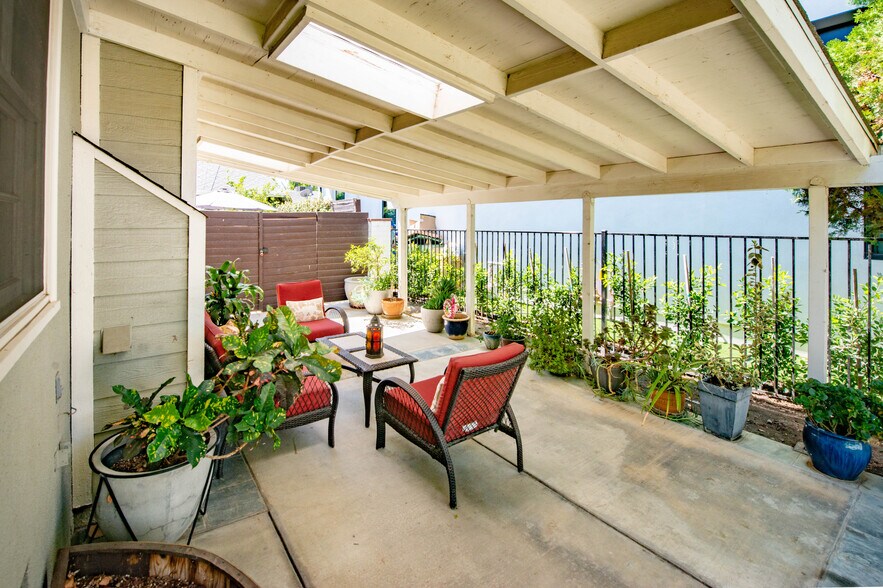 Carport - 13964 Peach Grove St