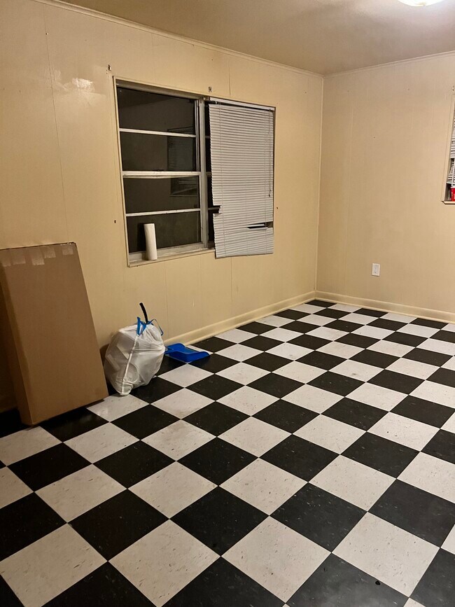 Building Photo - 22 2nd St SW