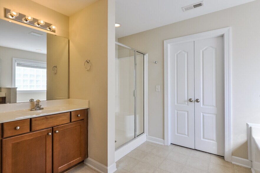 Building Photo - 1105 Steelhorse Dr