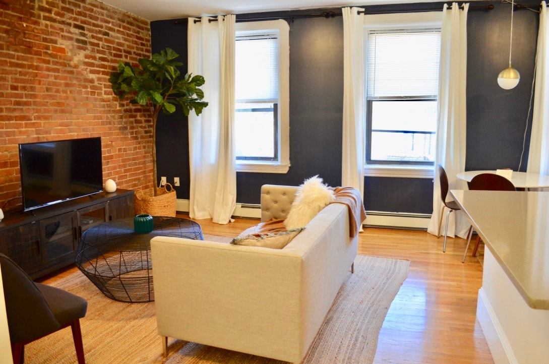 Building Photo - 30 E Springfield St