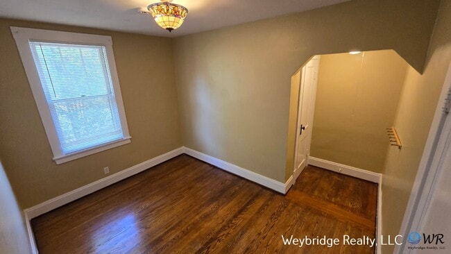 Building Photo - Beautiful 3 Bedroom Home Located in Colleg...