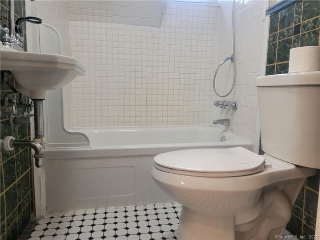 Building Photo - 85 High St