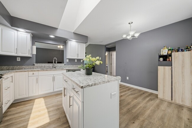 Building Photo - 4553 Shoshone Ct