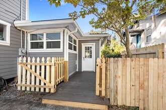 Building Photo - 1918 S Ferncreek Ave