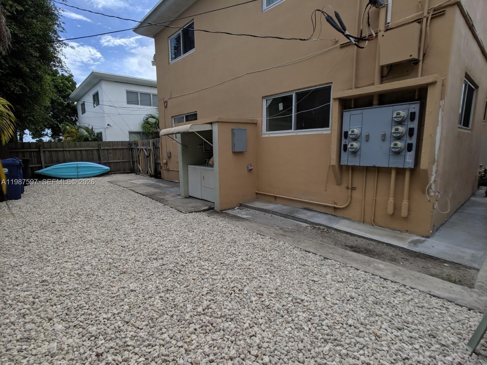 Building Photo - 8125 Hawthorne Ave