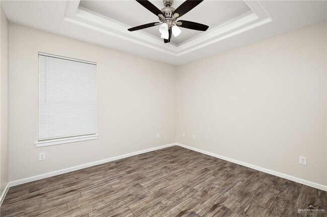 Building Photo - 1305 Alta Vis Dr