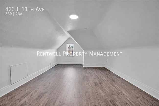 Building Photo - 823 E 11th Ave
