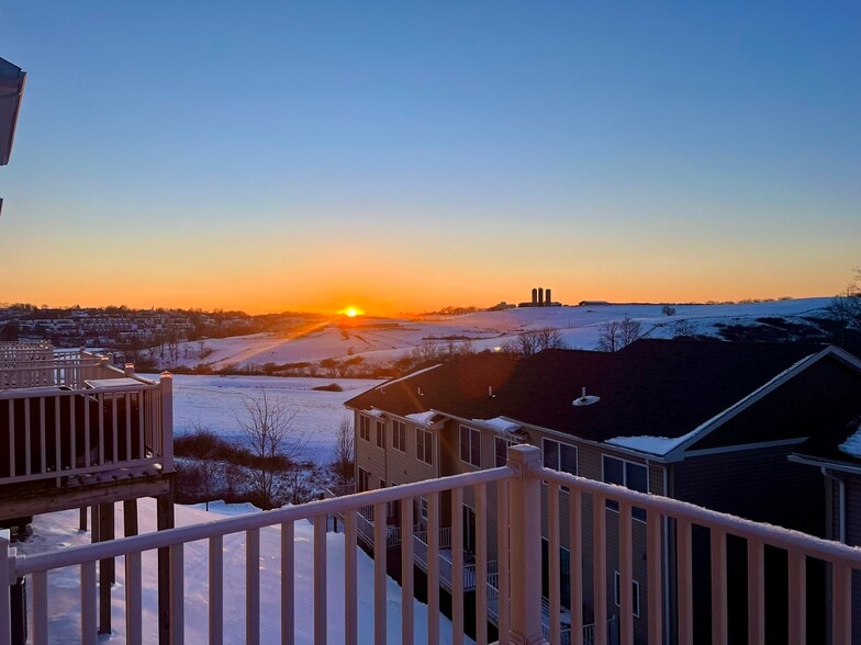 Building Photo - 309 Pasture Ln