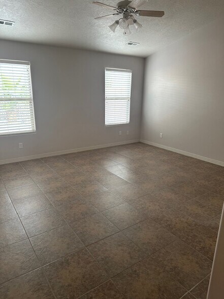 Building Photo - 871 Falcon Glenn Dr