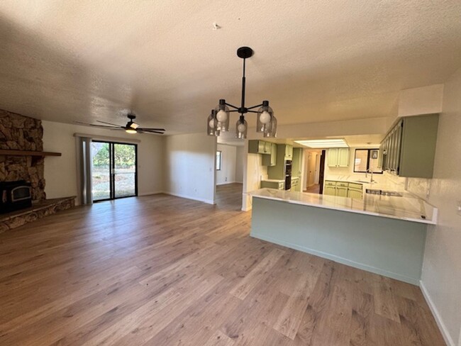 Building Photo - Remodeled home with a view