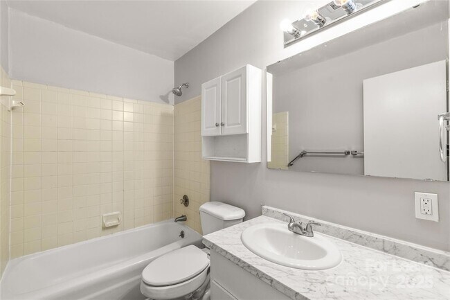 Building Photo - 4736 Old Lantern Way