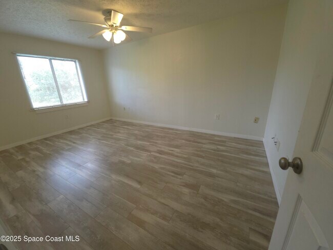 Building Photo - 901 Colonial Ave SE