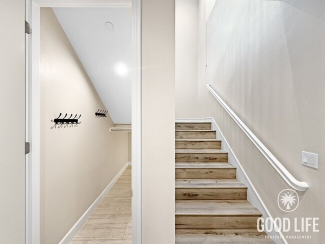 Building Photo - Stunning 3Bd/3.5Ba Home in Irvine w/Large Patio, Modern Design and 2 Master Suites!