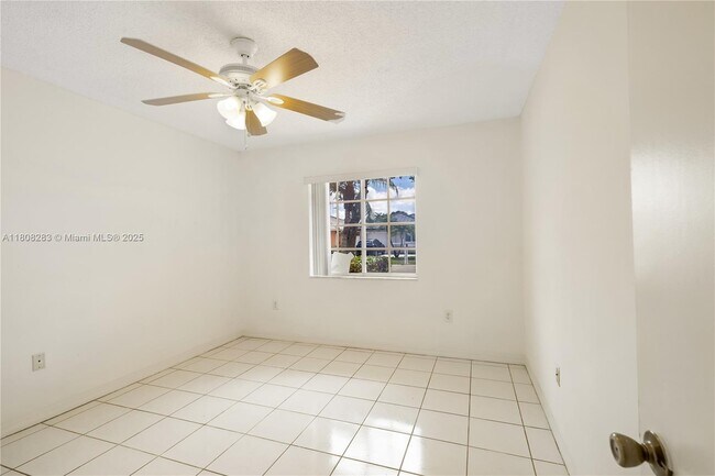 Building Photo - 1062 NW 134th Pl