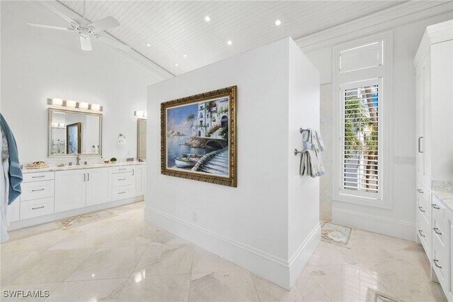 Building Photo - 40 32nd Ave S