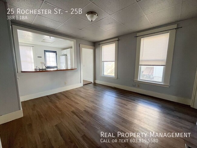 Building Photo - Beautifully Renovated 3 Bedroom, 1 Bath Ap...