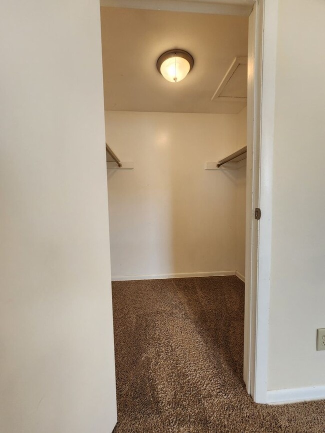 Building Photo - 2527 Sonora Dr