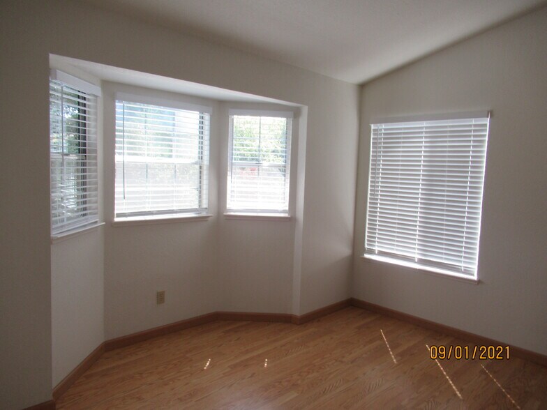 Building Photo - 614 Barbara Way