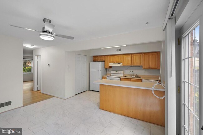 Building Photo - 623 Bywater Rd